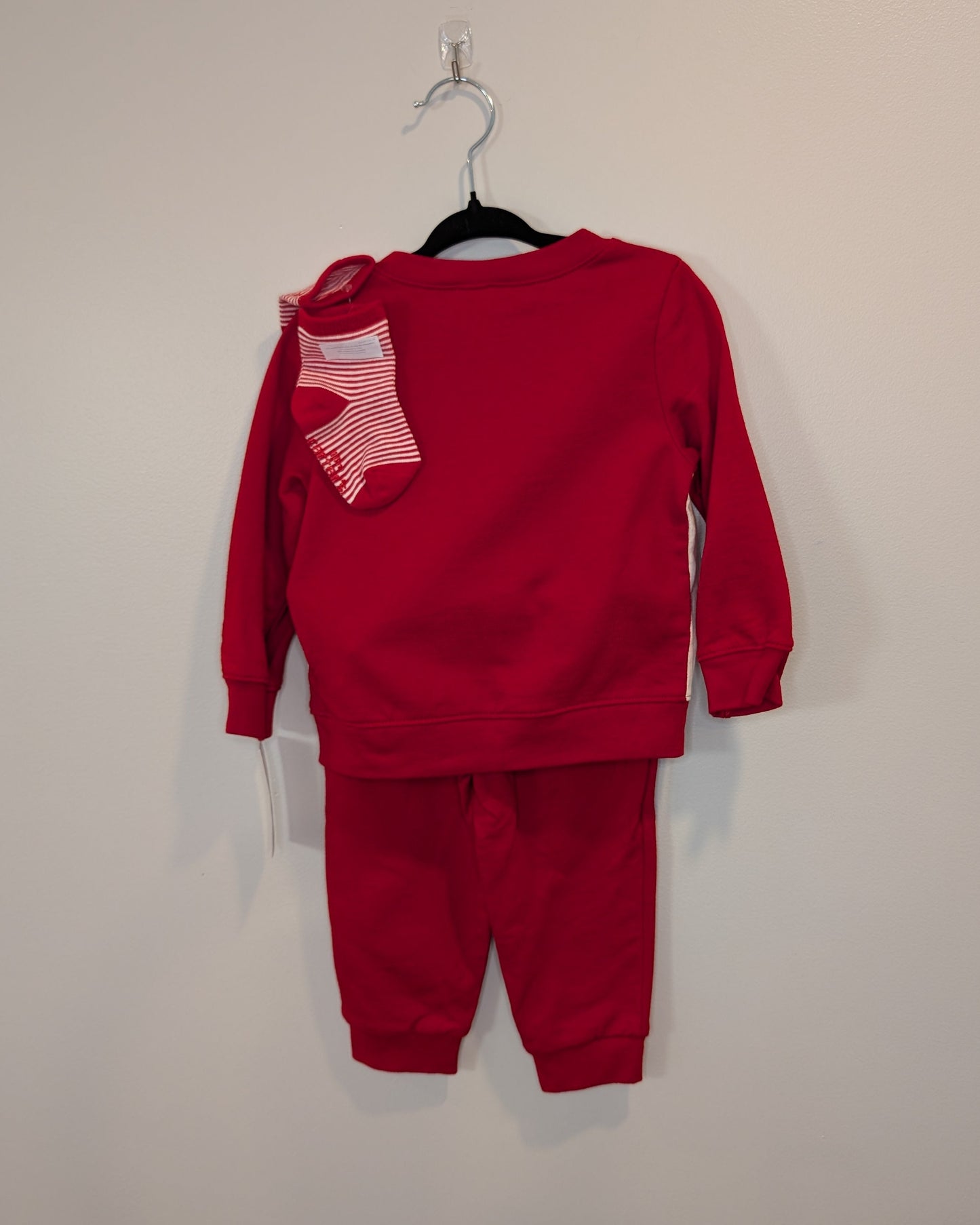 Carter’s 3-Piece Santa Outfit Set – 18M (NWT)